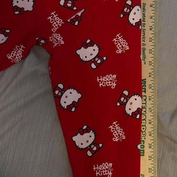 Sanrio Hello Kitty Women's Red and White Sweatshirt RN#115665 Size Medium - Picture 8 of 8